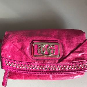 Guess purse detachable chain and tasse EUC